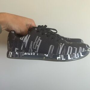 NOBULL Trainers BARELY USED - Mens Size 7, Womens Size 8.5